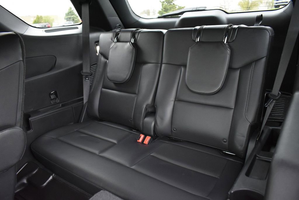 Used 2020 Ford Explorer XLT w/ Equipment Group 202A AWD/4WD image 34