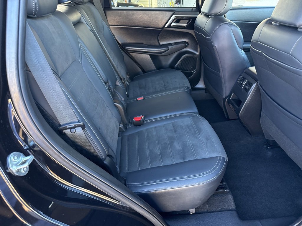 Used 2024 Mitsubishi Outlander SE image 26