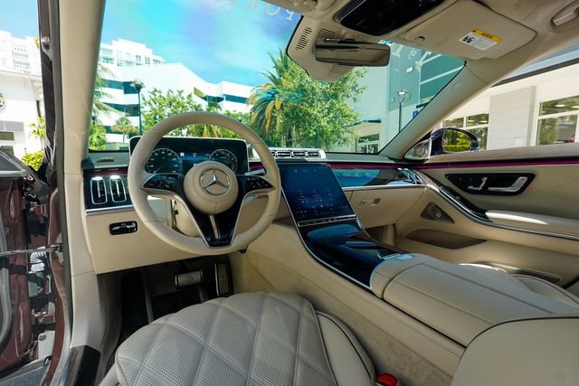 Used 2023 Mercedes-Benz Maybach S 580 4MATIC image 3