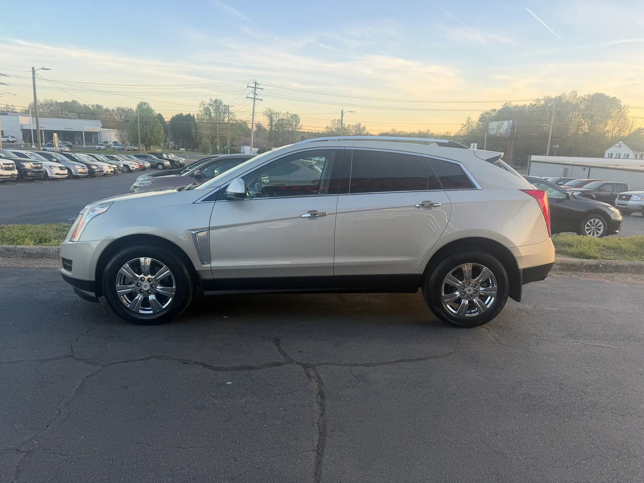 Used 2016 Cadillac SRX Luxury w/ Driver Awareness Package image 4