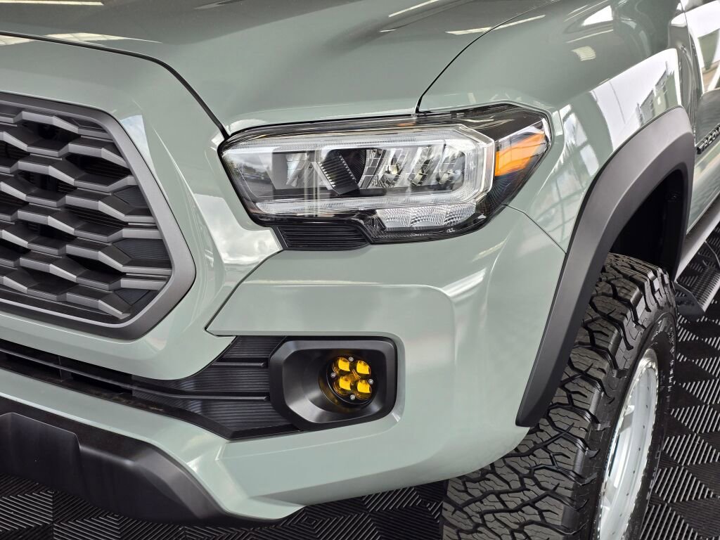 Used 2023 Toyota Tacoma TRD Off-Road w/ TRD Premium Off Road Package image 10