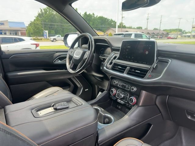 Used 2023 GMC Yukon AT4 w/ Technology Package AWD/4WD image 8