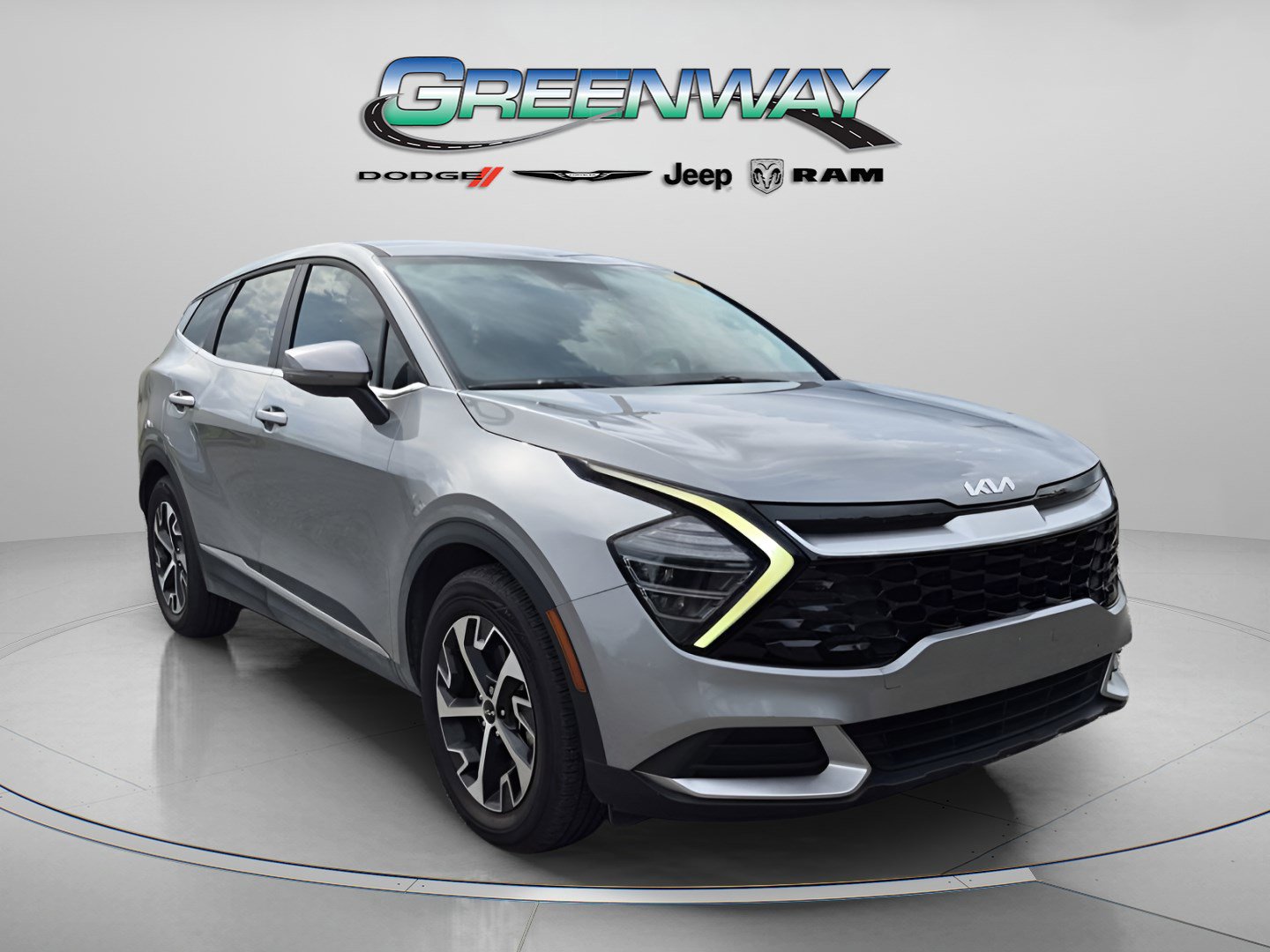 Used 2024 Kia Sportage EX FWD image 1