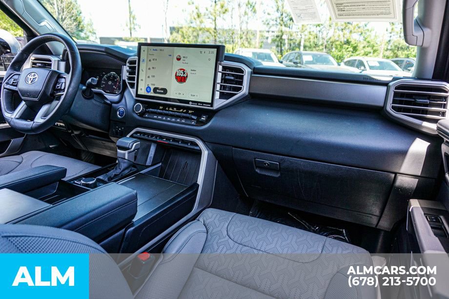 Used 2024 Toyota Sequoia SR5 w/ SR5 Premium Package AWD/4WD image 27