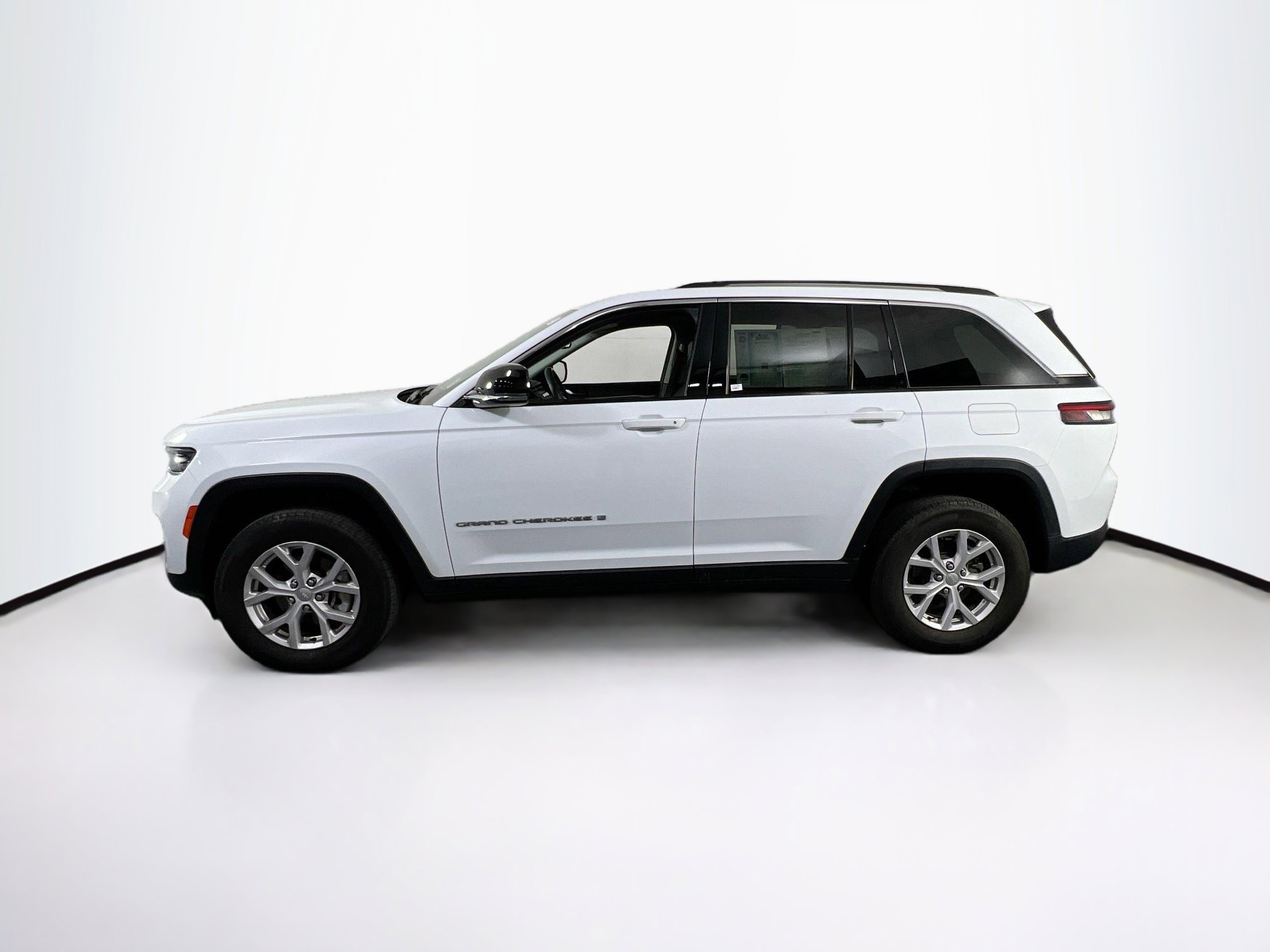Used 2022 Jeep Grand Cherokee Limited AWD/4WD image 8