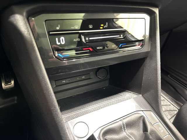 Used 2023 Volkswagen Tiguan SE R-Line AWD/4WD image 19