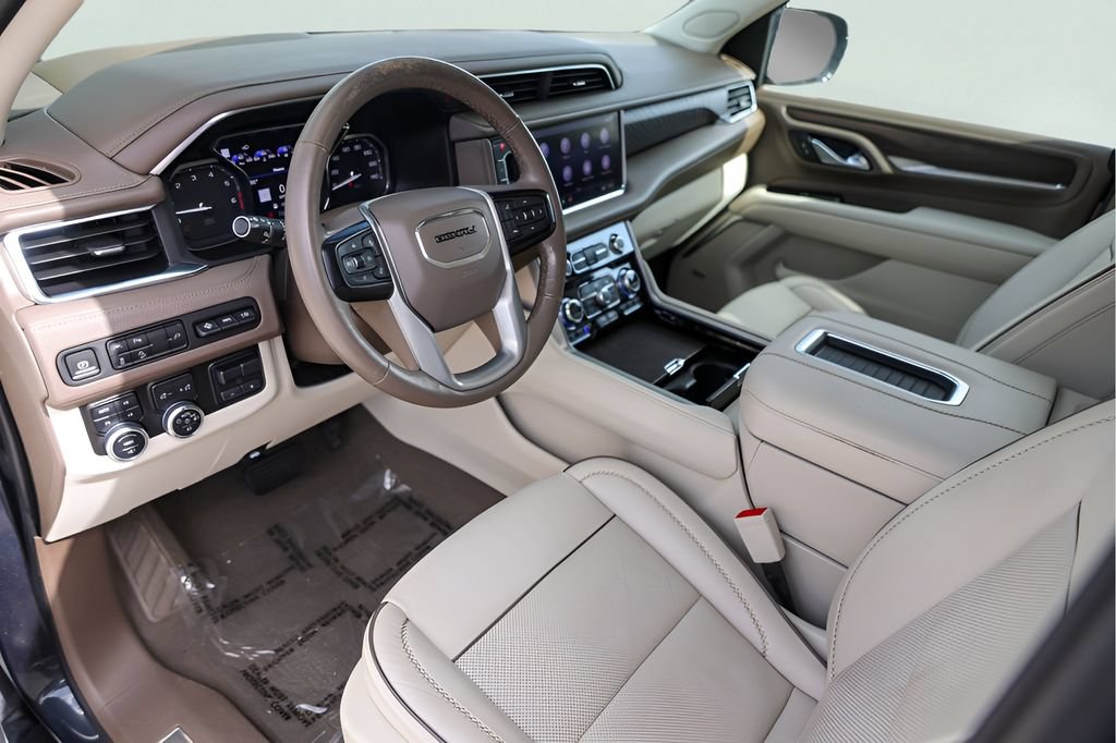 Used 2021 GMC Yukon XL Denali w/ Denali Ultimate Package AWD/4WD image 10