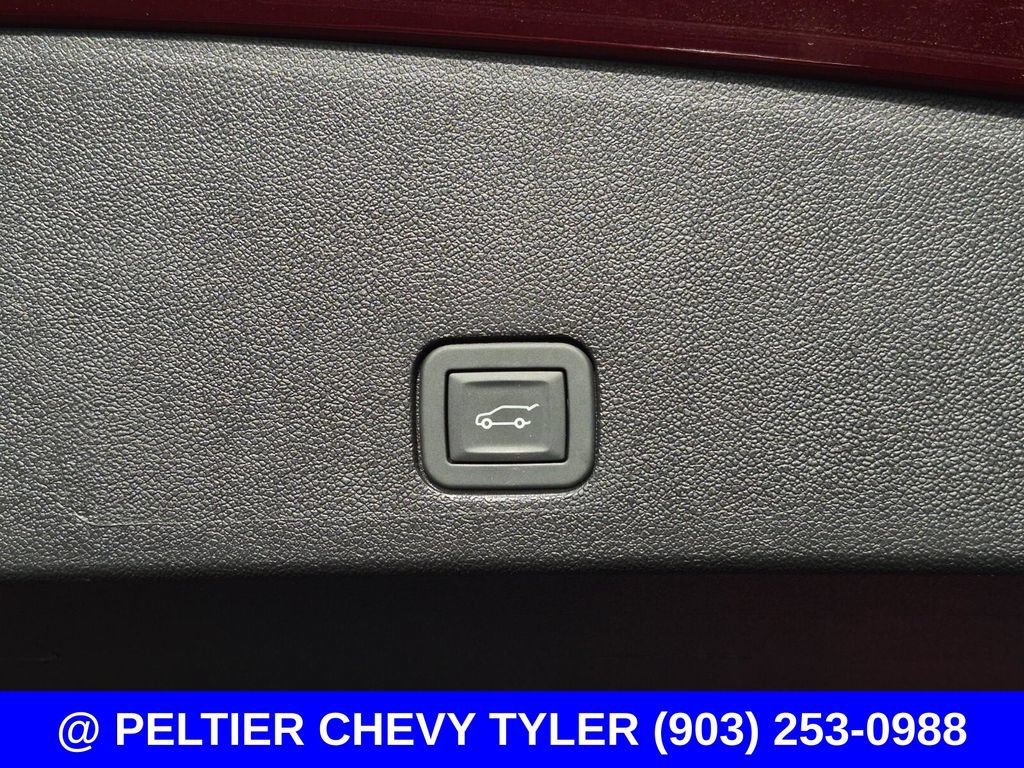 Used 2025 Cadillac XT6 Luxury FWD image 9