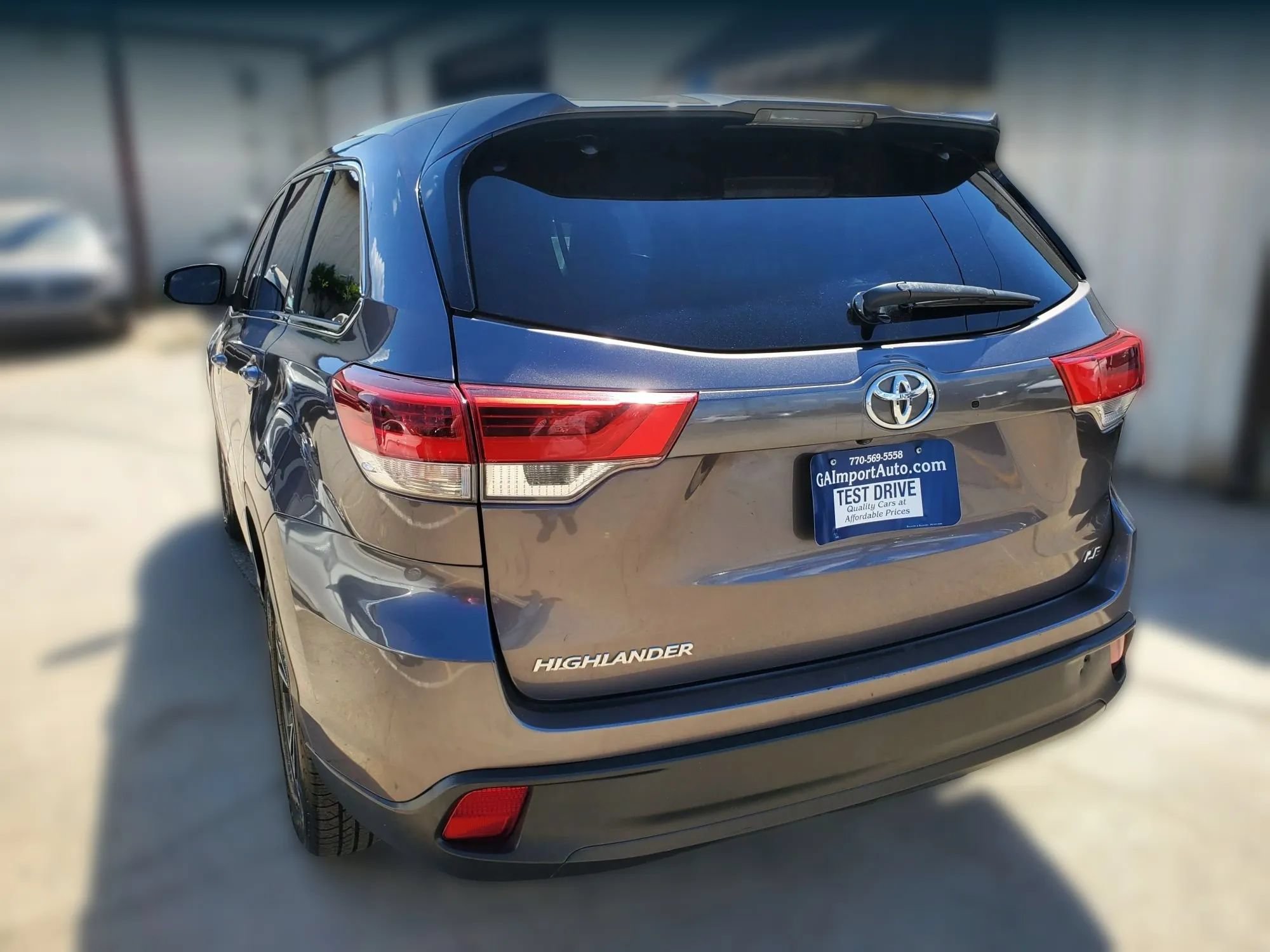 Used 2019 Toyota Highlander Plus FWD image 11