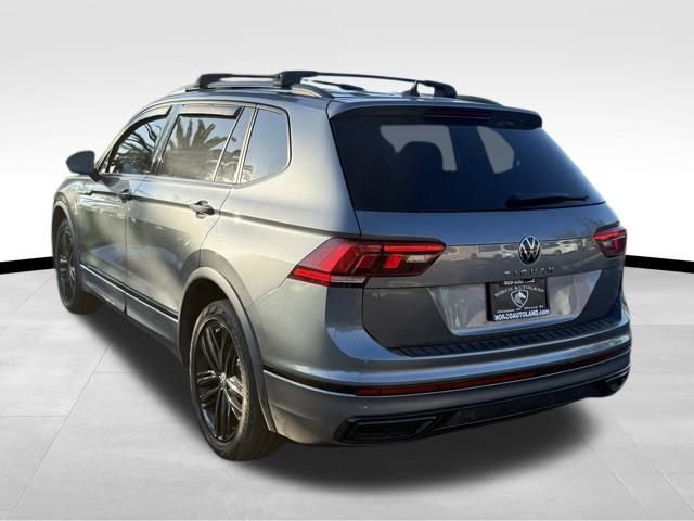 Used 2022 Volkswagen Tiguan SE R-Line image 4