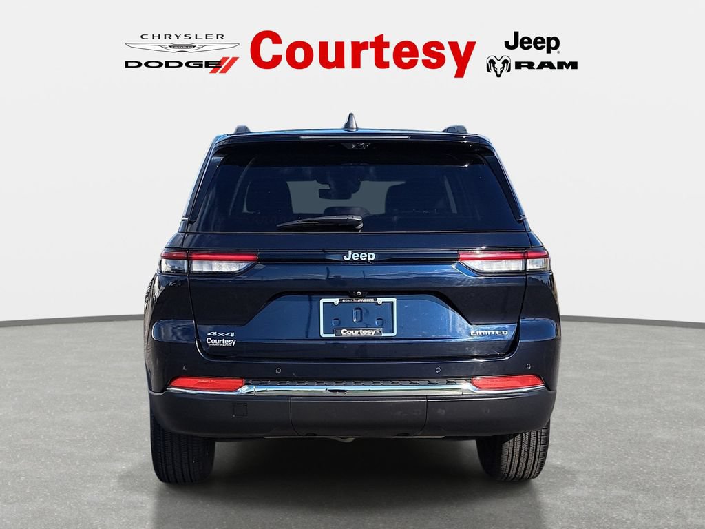 Certified 2023 Jeep Grand Cherokee Limited w/ Luxury Tech Group II AWD/4WD image 5