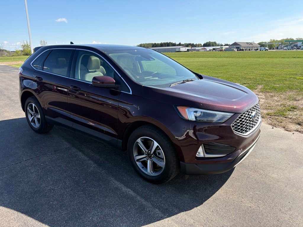 Used 2024 Ford Edge SEL w/ Convenience Package AWD/4WD image 2