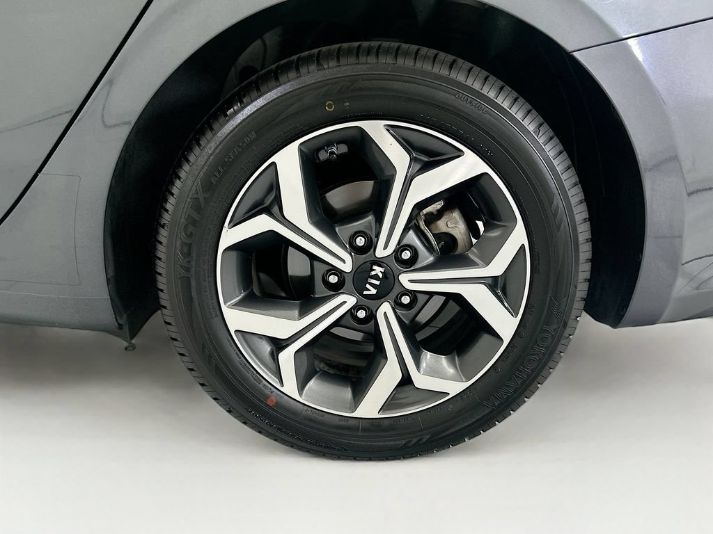 Used 2021 Kia Forte LXS FWD image 29