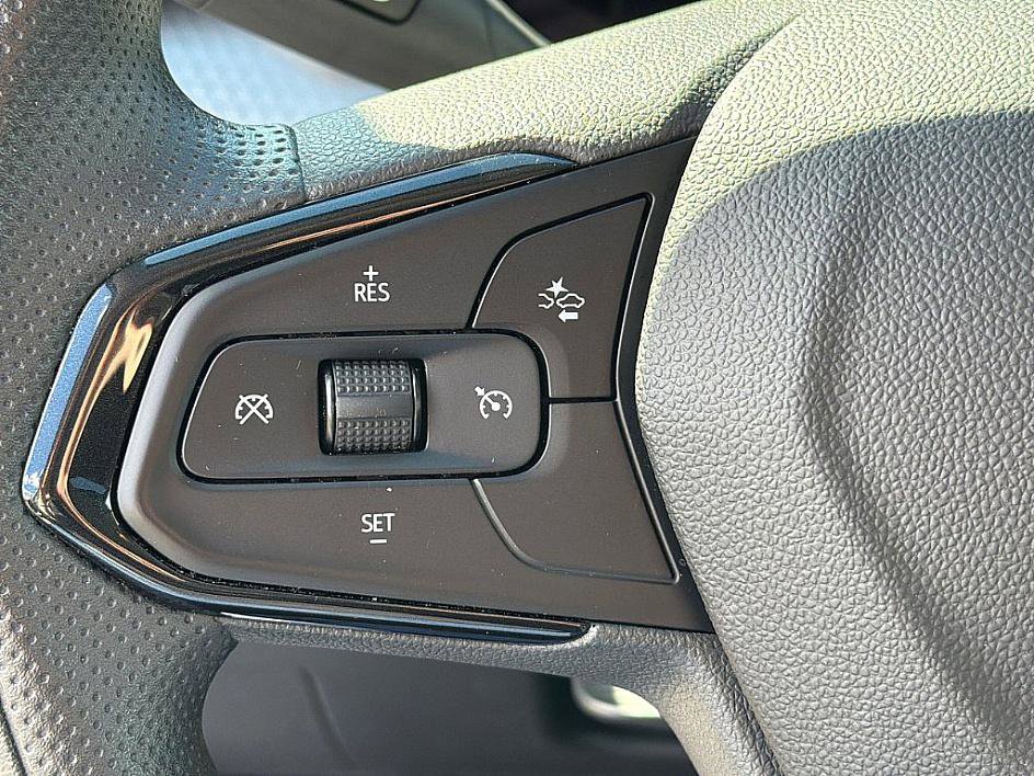 Used 2025 Chevrolet Trax LT image 14