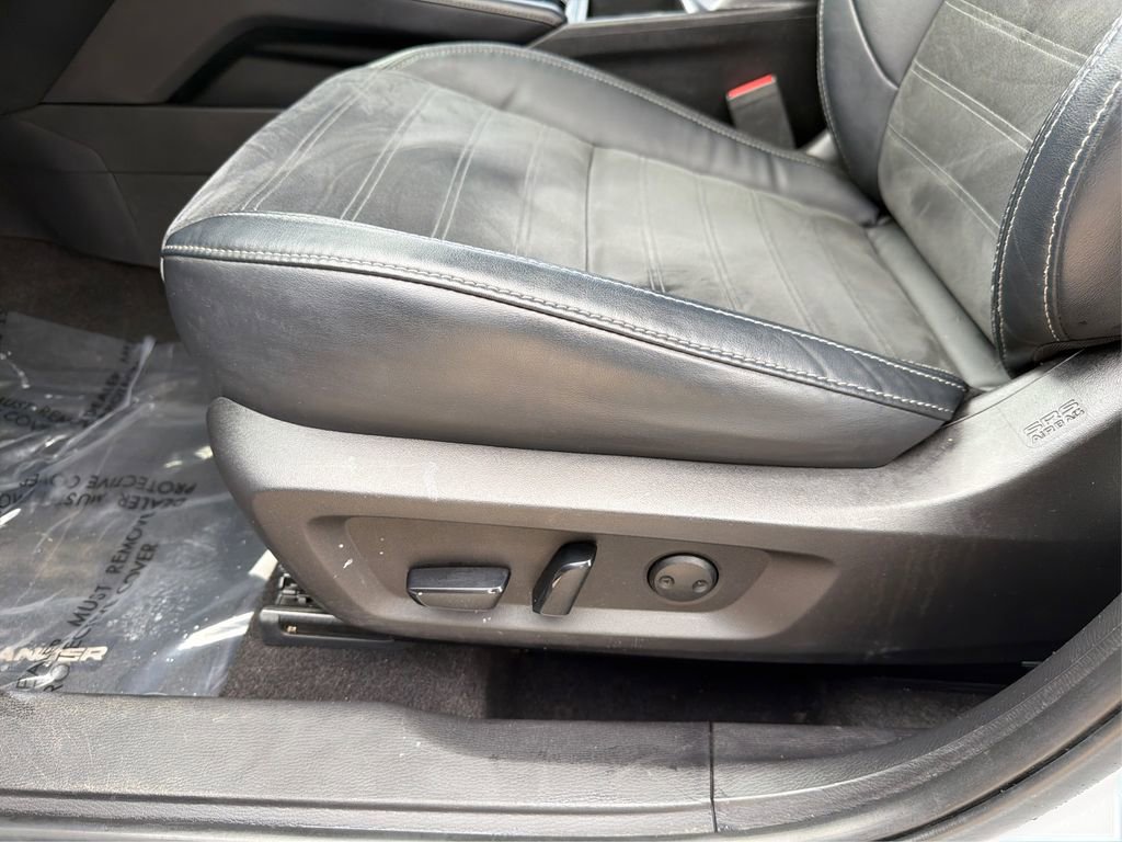 Used 2023 Mitsubishi Outlander SE image 19