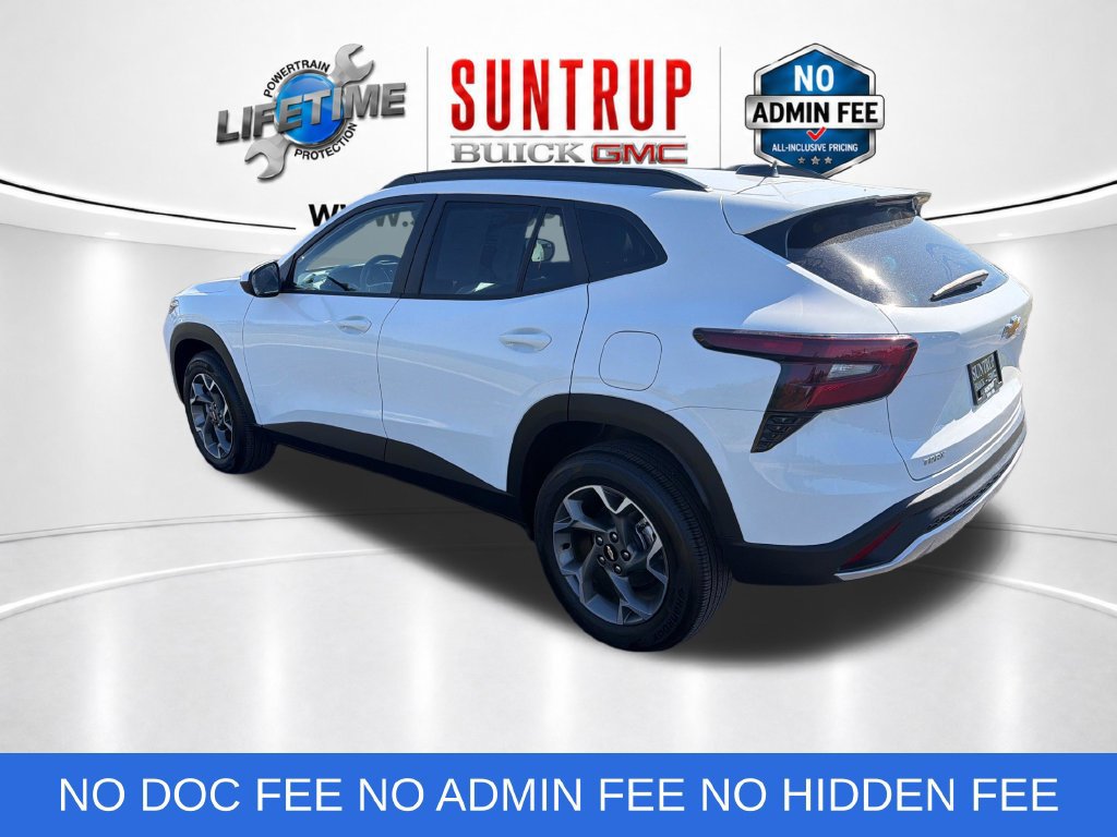Used 2026 Chevrolet Trax LT FWD image 3