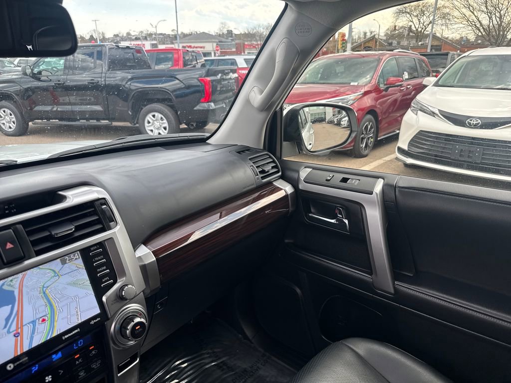 Used 2024 Toyota 4Runner Limited AWD/4WD image 32