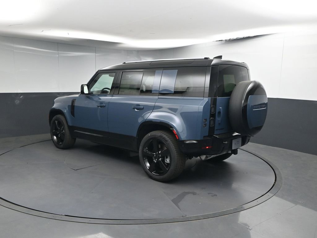 New 2026 Land Rover Defender 110 X-Dynamic SE AWD/4WD image 3
