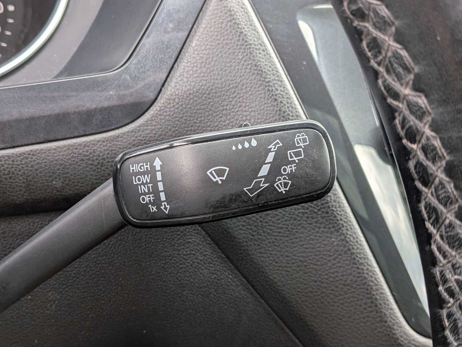 Used 2019 Volkswagen Tiguan SE AWD/4WD image 27
