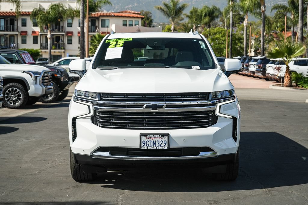 Used 2023 Chevrolet Suburban LT w/ Luxury Package RWD image 2