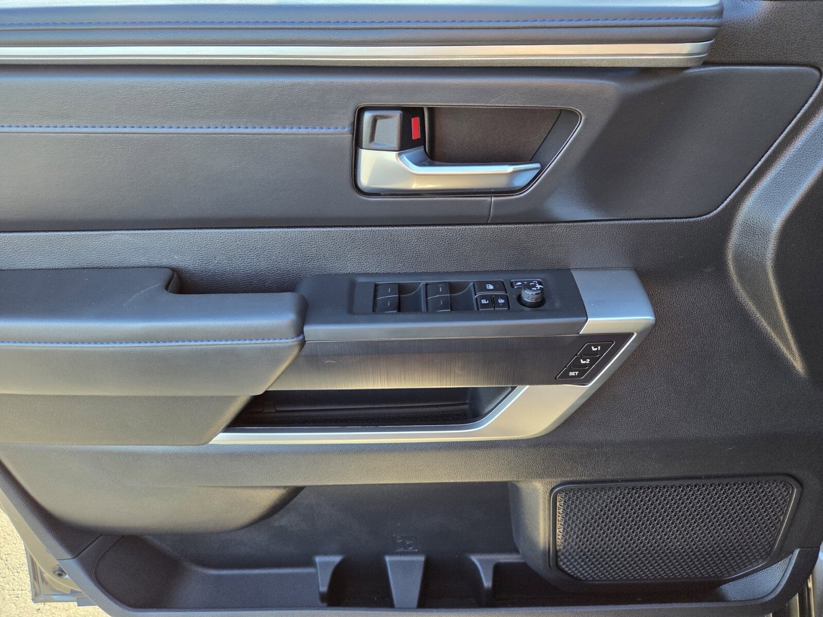 Used 2023 Toyota Sequoia Platinum image 18