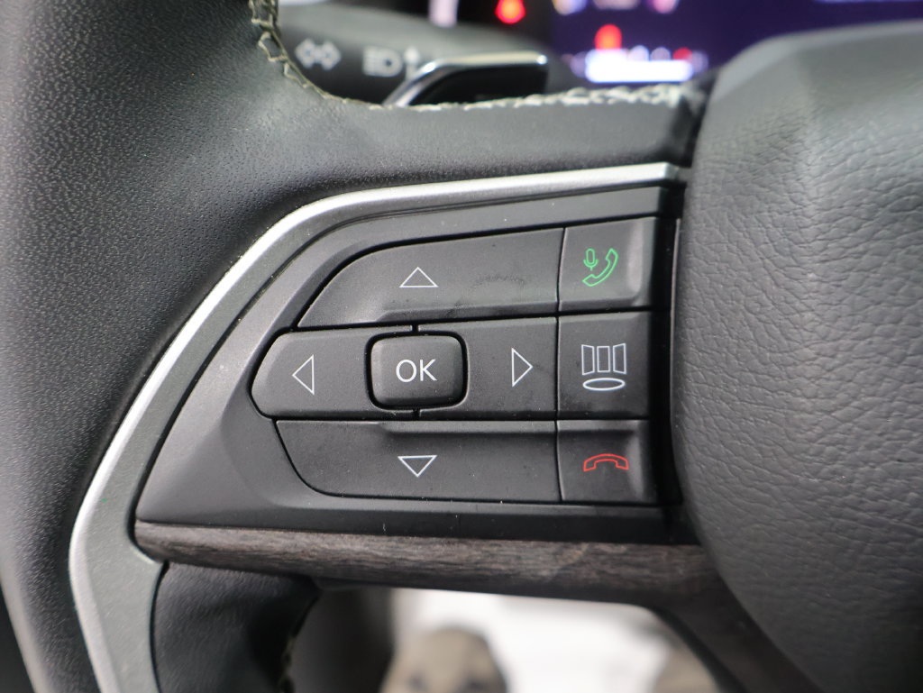 Used 2023 Jeep Grand Cherokee L Limited AWD/4WD image 32