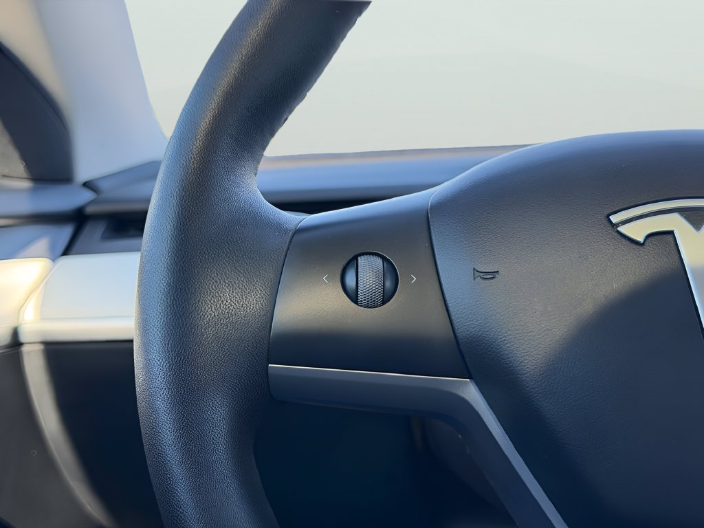 Used 2023 Tesla Model 3 Standard Range RWD image 13