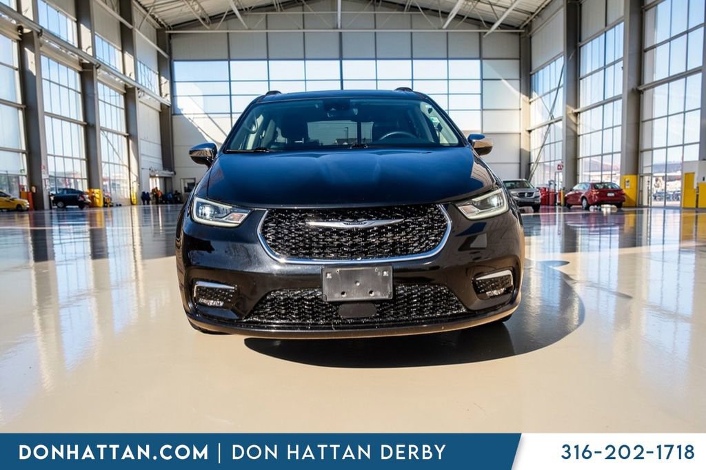 Used 2023 Chrysler Pacifica Limited FWD image 25