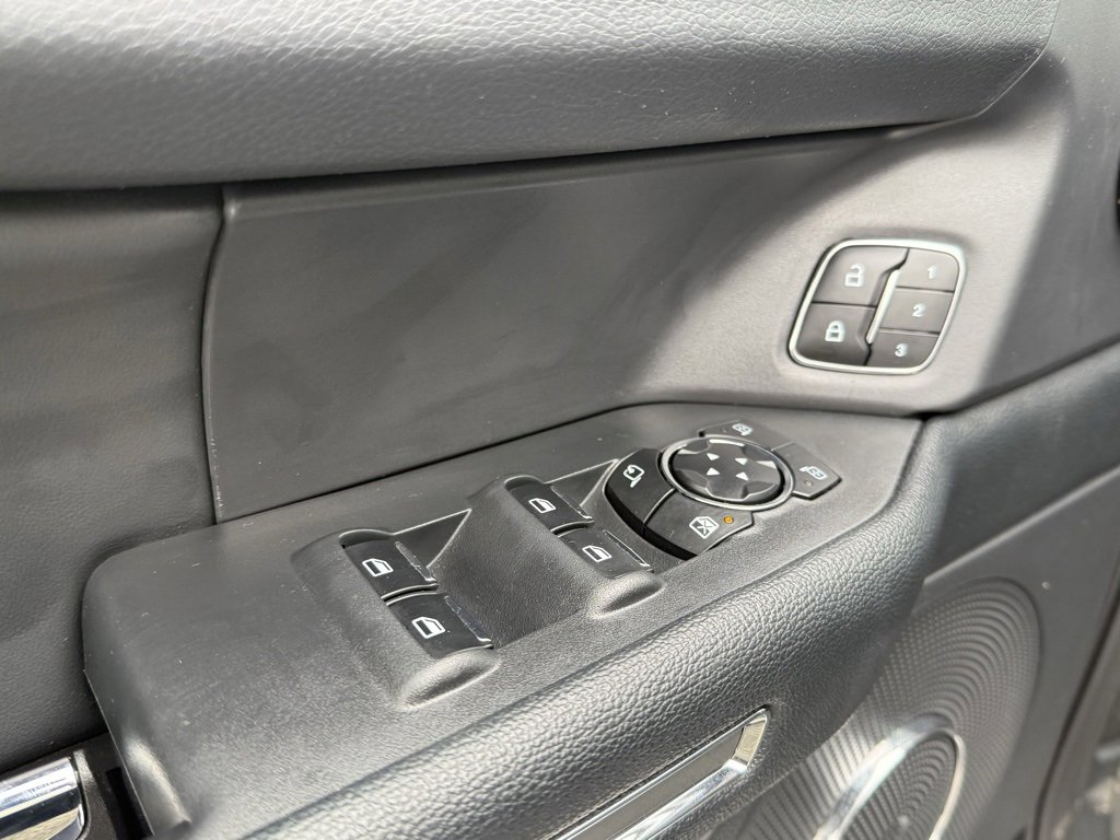 Used 2024 Ford Expedition XLT image 28