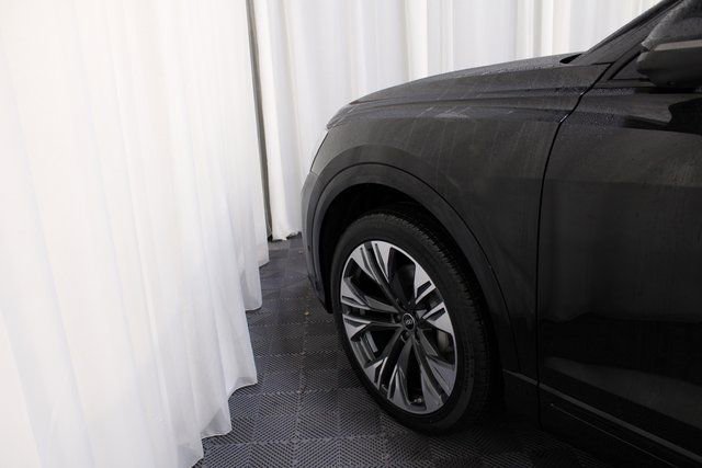 New 2025 Audi Q8 Premium AWD/4WD image 23