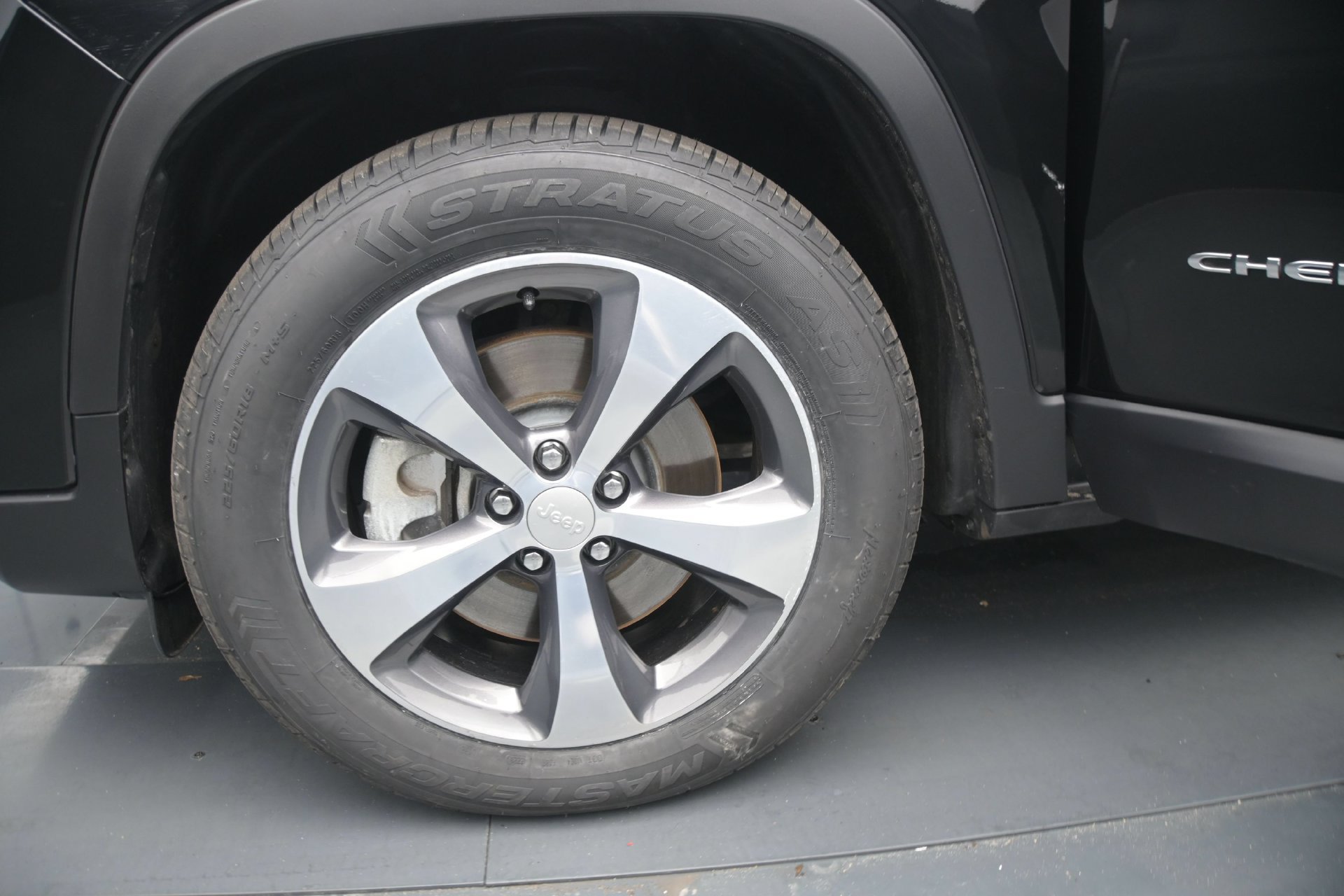 Used 2019 Jeep Cherokee Limited w/ Trailer Tow Group AWD/4WD image 25