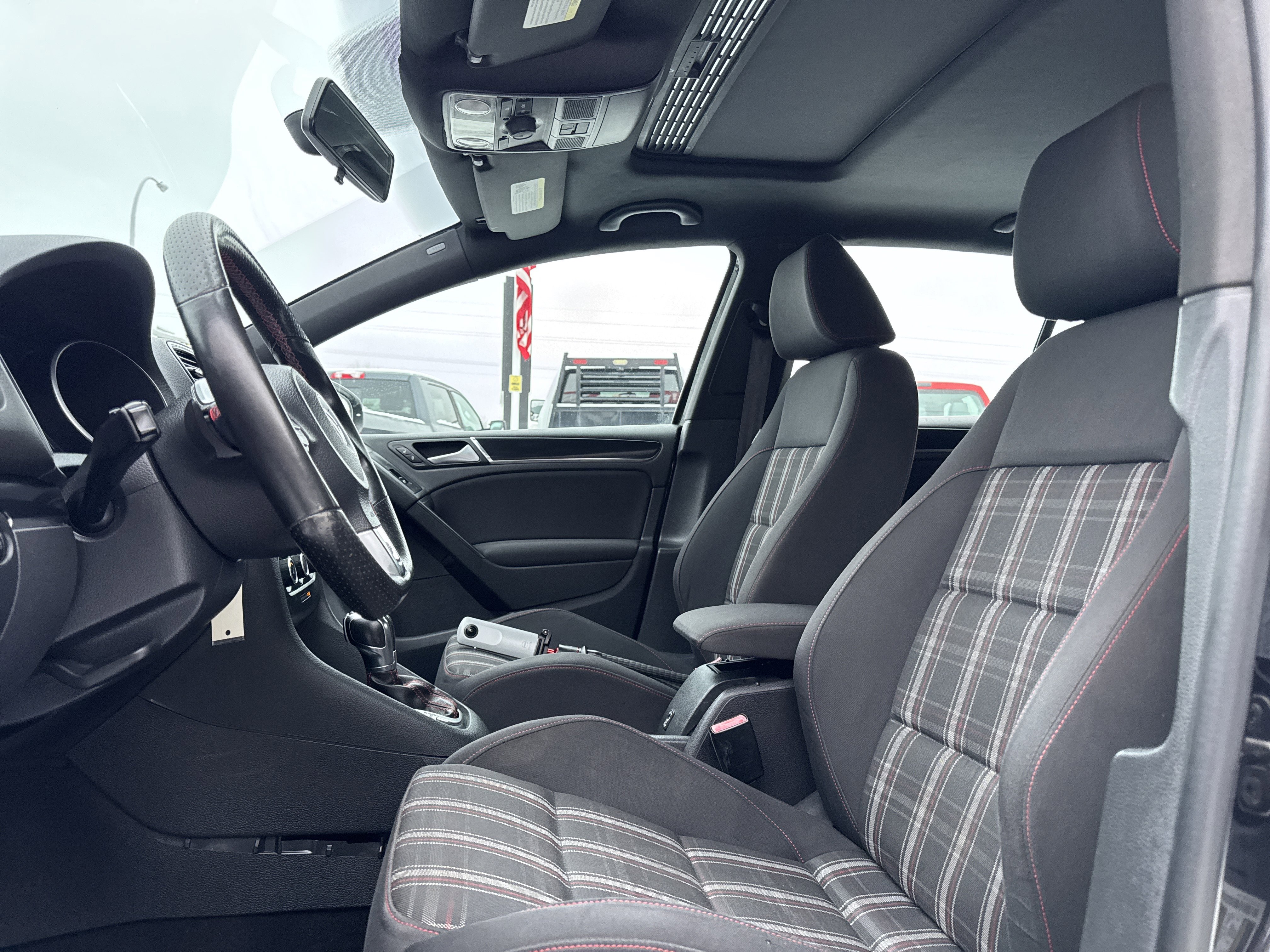 Used 2012 Volkswagen GTI 4-Door image 16