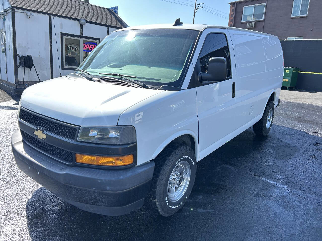 Used 2020 Chevrolet Express 2500 2500 3dr Cargo Van w/ Driver Convenience Package image 25