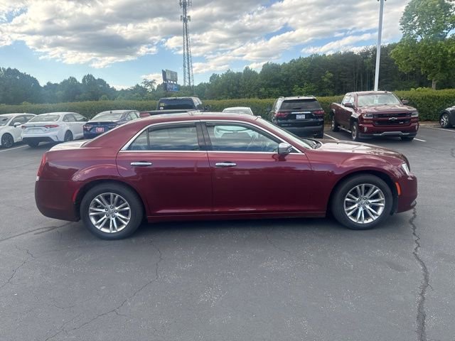 Used 2016 Chrysler 300 C RWD image 8