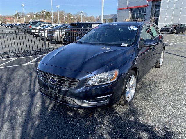 Used 2015 Volvo V60 T5 Premier w/ Convenience Package image 4
