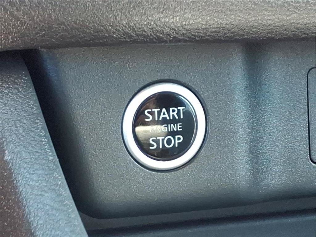 Used 2023 Nissan Rogue SV AWD/4WD image 7