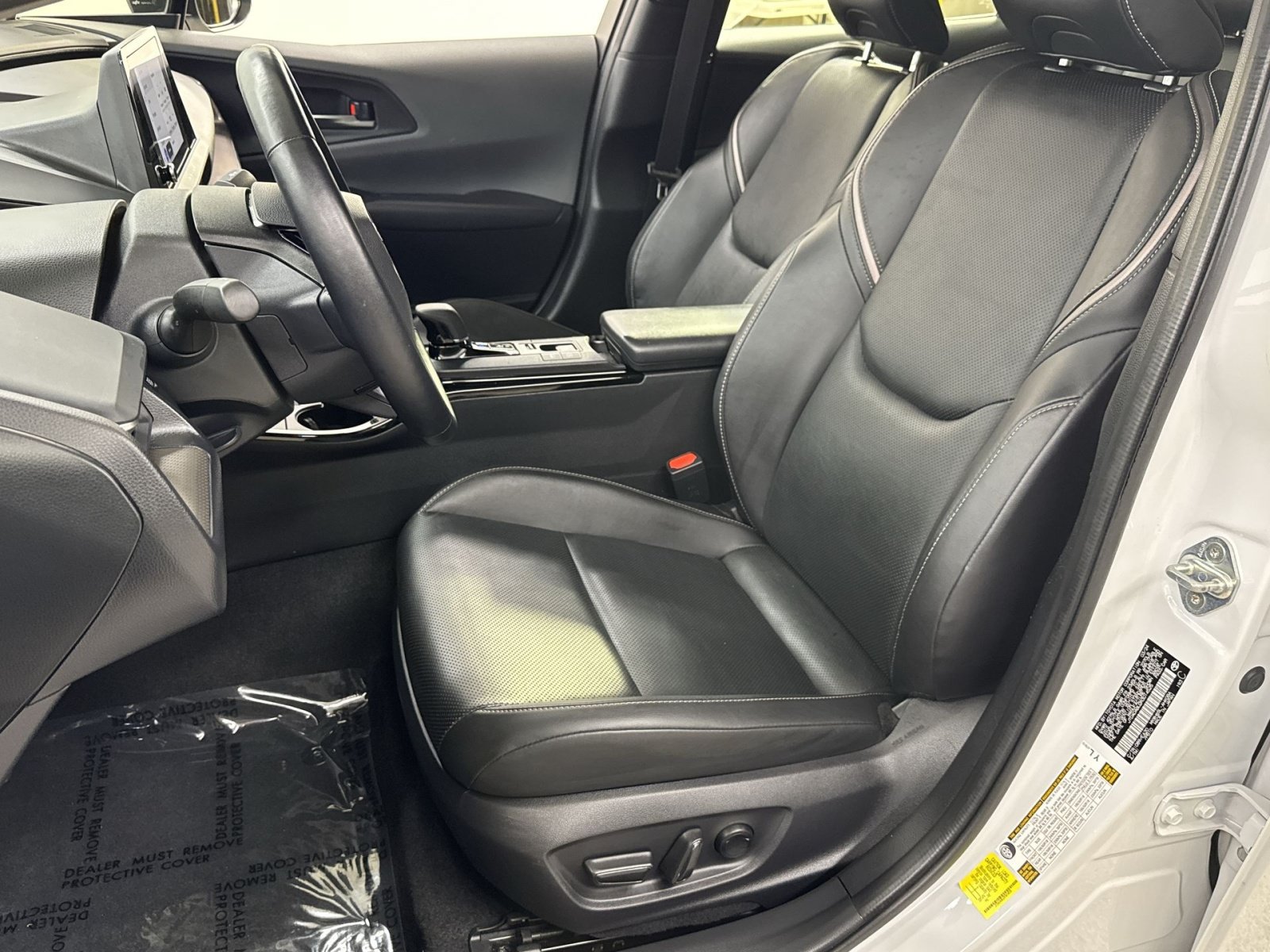 Used 2024 Toyota Prius XLE AWD/4WD image 25
