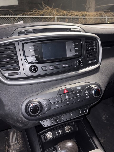 Used 2016 Kia Sorento LX w/ LX Convenience Package image 10