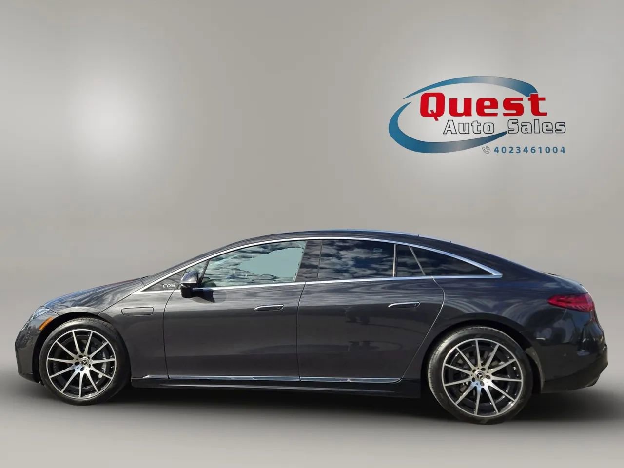 Used 2023 Mercedes-Benz EQS 580 4MATIC Sedan w/ Exclusive Trim Package image 12