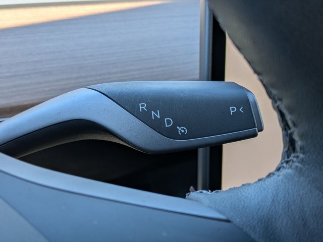 Used 2025 Tesla Model Y Long Range RWD image 11