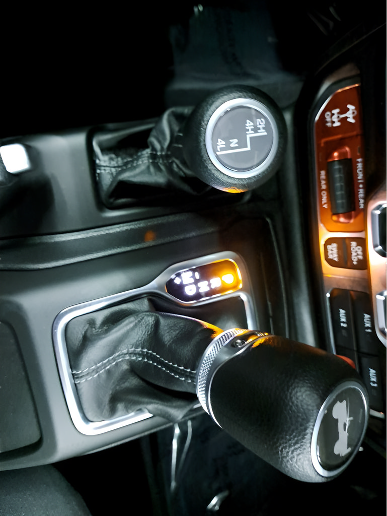 New 2026 Jeep Wrangler Unlimited Rubicon w/ Technology Group AWD/4WD image 22