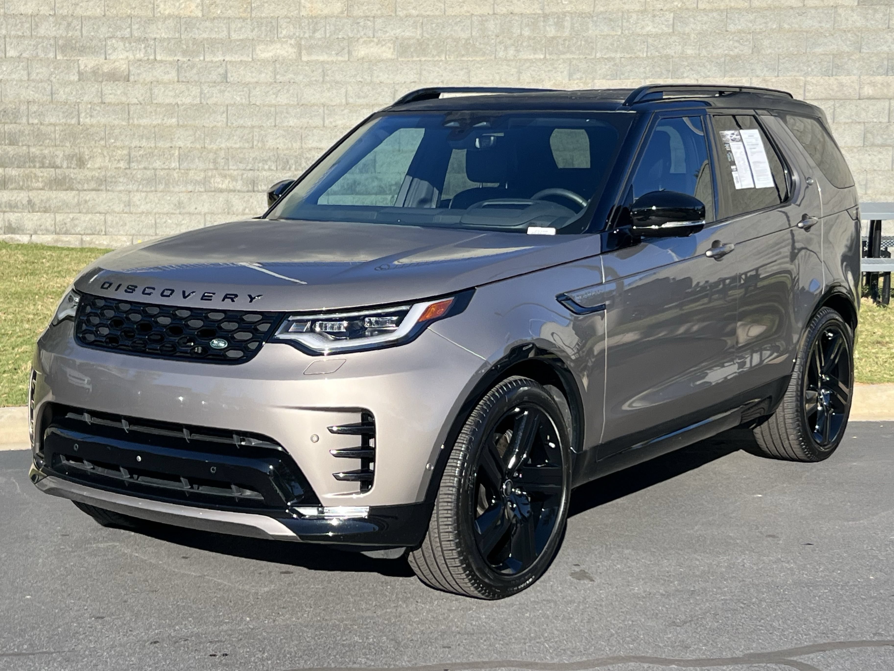 Certified 2025 Land Rover Discovery Dynamic SE