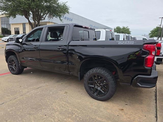 Used 2024 Chevrolet Silverado 1500 LT Trail Boss w/ LT Trail Boss Premium Package AWD/4WD image 2
