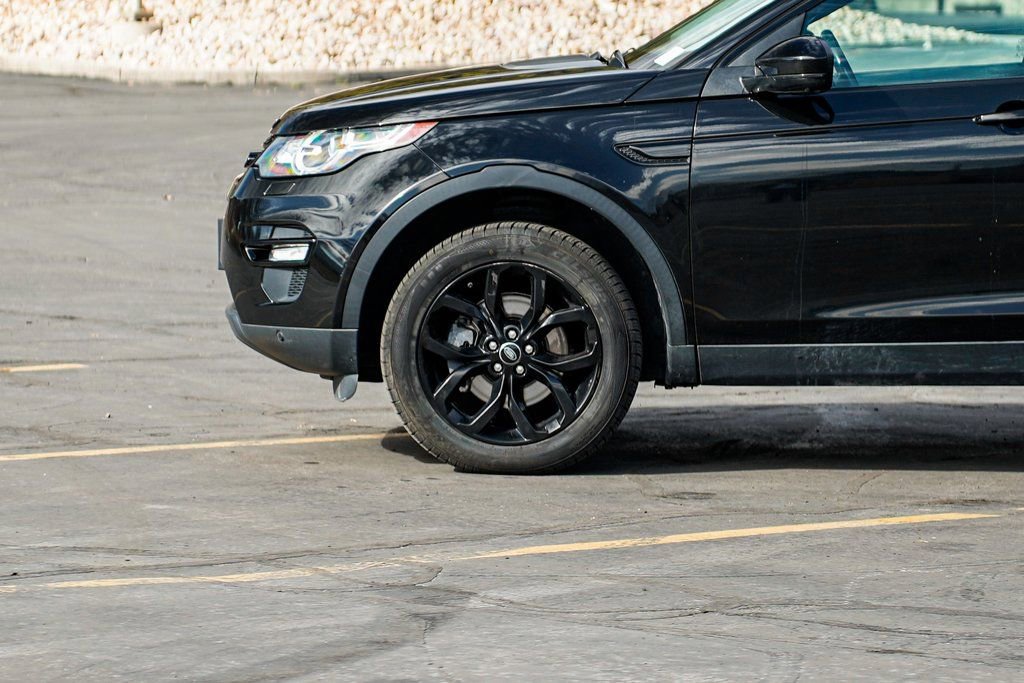 Used 2016 Land Rover Discovery Sport HSE image 8