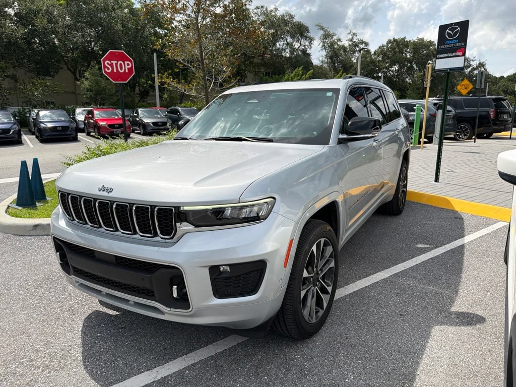 Used 2023 Jeep Grand Cherokee L Overland RWD image 11