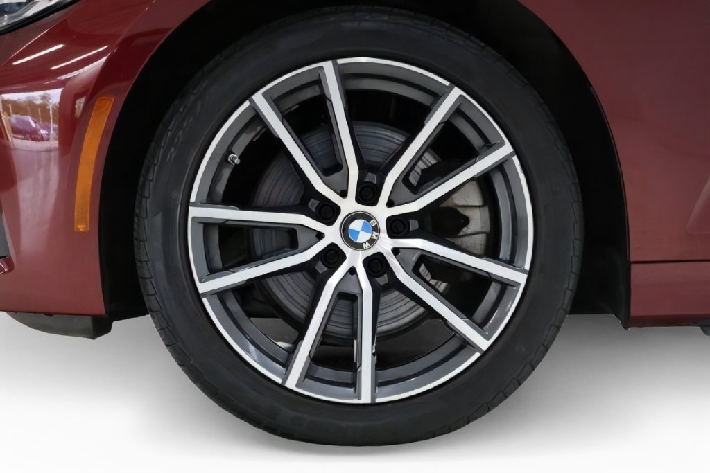 Used 2022 BMW 330i xDrive Sedan w/ Premium Package AWD/4WD image 10