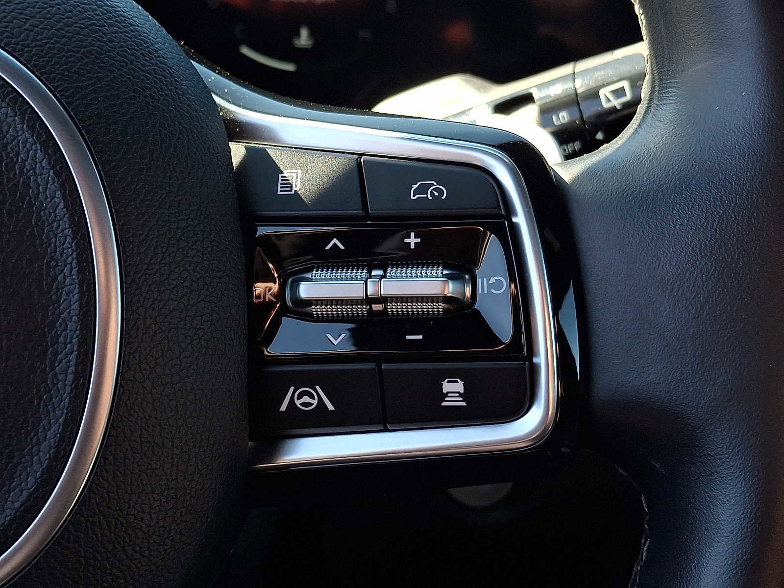 Used 2024 Kia Sorento SX Prestige image 17