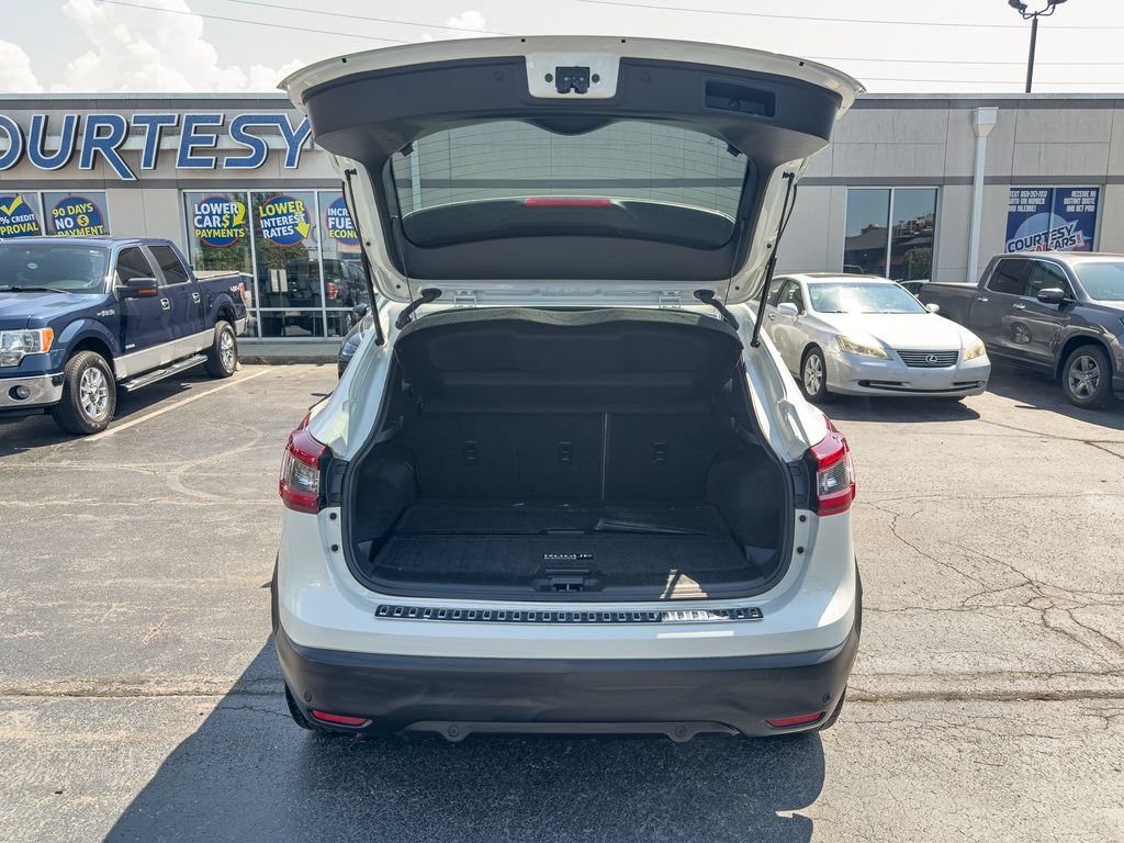 Used 2020 Nissan Rogue Sport SL w/ Premium Package AWD/4WD image 16