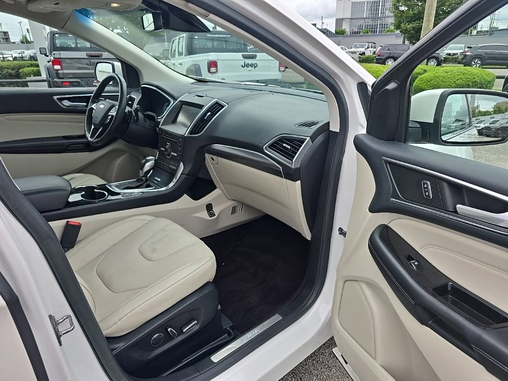 Used 2015 Ford Edge Titanium w/ Equipment Group 302A FWD image 19