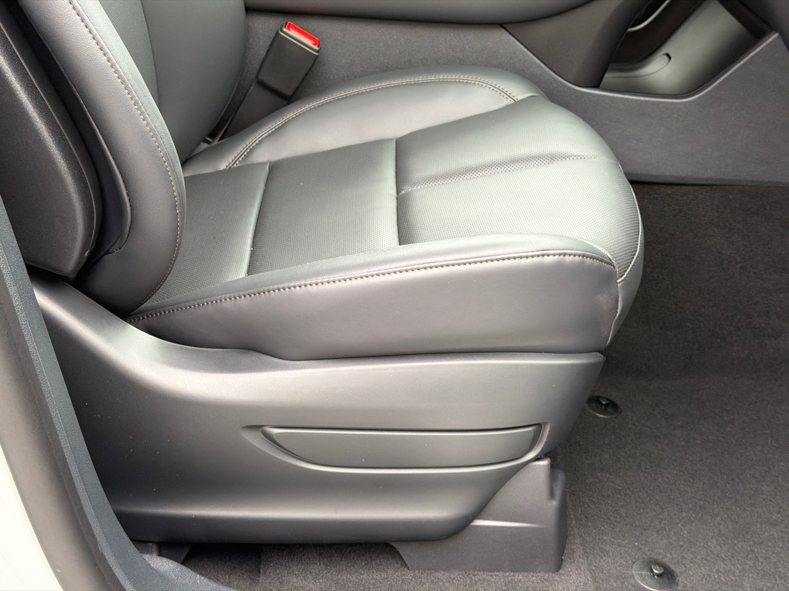 New 2027 Lincoln Aviator AWD w/ Jet Appearance Package image 12